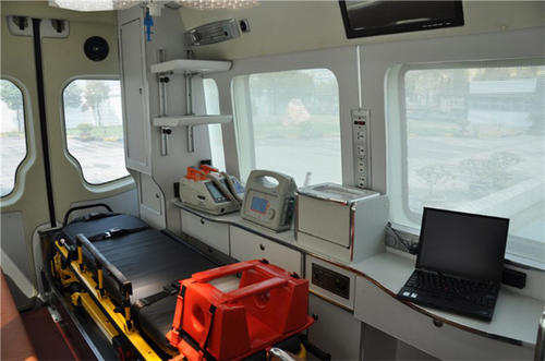 盂县救护车内部